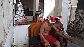 No natal a vizinha fofoqueira que cuidava da minha vida teve que levar pirocada na bucetona no pelo para aprender feliz natal