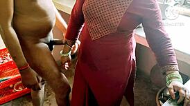 इंडियन देसि भाभी bitch को डीपली fucking कर रही है