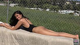 Dr. Grey gives a relaxing massage to the patient