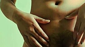 Watch This 18-Year-Old Indian Desi Girl Masturbate!