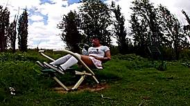 Paseo en bicicleta mostrando las bragas este viejito me queria coger cumshot al aire libre