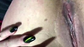 young babe screams loudly while fingering her pussy and creating anal gape