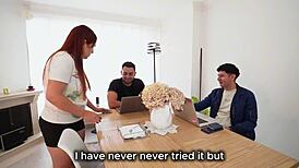 कर्मचारी दो छात्रों के बड़े लंडों से चुदाई एंजॉय करती है गैंगबैंग