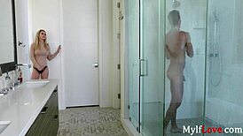 blonde milf steals boyfriend day alix lynx riding