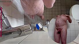 geiles pissen in der dusche