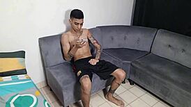 Porno En Espanol Mi Hermana Morena Se Bana Y Me Encuentra Masturbandome Y Me Ayuda