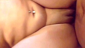 cachondisima jovensita licks pussy and gets fingered by mature latina in bedroom