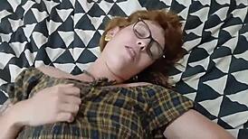 namorada do meu amigo me deu gostoso e filmou tudo