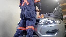 my mechanic asked if he can fuck my wife and i said yes 😏