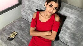 hermanastra pequeña me cumple el sueño de hacerme una mamada y correrme en su joven cara - historia completa