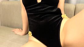 Beautiful huge tits auto riding and sucking cum