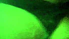 Le Pago a Una Chica para Que Me Haga Una Mamada en el Coche y Se Traga Mi Leche