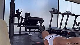 Insane bubble butt girl works out at gym