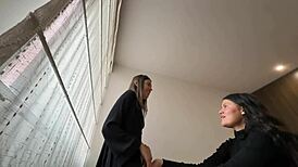 Mi mejor amiga cumple mi fantasia lésbica mientras sospecho que estoy embarazada