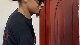 encuentro a mi novia masturbandose y termina follandome - porno en español