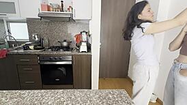 Tengo Ganas De Comer El Coño De Mi Amiga En Su Casa