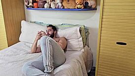 trocando o futebol por uma gozada gostosa 😏