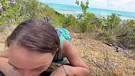 Sexo anal ao ar livre em praia nordestina com vizinha latina submissa