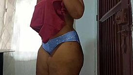 EBONY MOTHER WITH FAT ASS SEDUCES YOU WITH HER BEAUTIFUL MILF BODY