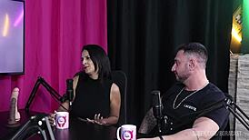 Duas Gostosas Com Os Peitos De Fora Fazem Boquete E Tem A Buceta Fodida Gemendo Gostoso E Ficando Molhadinhas - Bruna Carlos Matheus Caetano Kel Abate E Bruno Abate Watch On Sheer Red