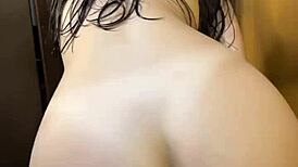 Teen Girlfriend Rides in Shower Passion