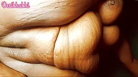 देसी भाभी गांव की औरत बैंगन से डॉगी स्टाइल चुदाई