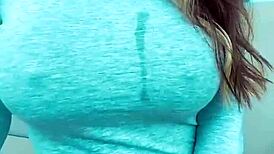 Bimbos enjoy more fun in webcam sessions