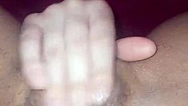 Hermoso toto de latina se viene rico deseando una lamida de lengua