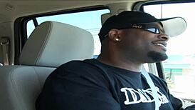 Black rod penetrating step mom's pussy 😈