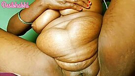 देसी भाभी गांव की औरत बैंगन से डॉगी स्टाइल चुदाई