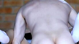 Las Paredes Del Apartamento Parecían Vibrar Con La Tensión Sexual Que Los Envolvía