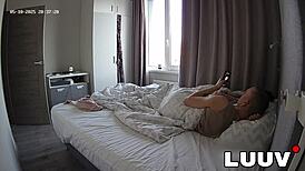 Luuv Webcam Couple's Intimate Session