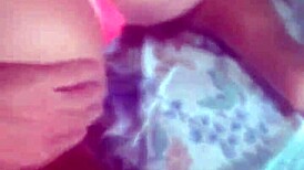 Ruiva safada depila a buceta pra levar rola e leitinho na cara do vizinho casado