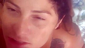 Ruiva safada depila a buceta pra levar rola e leitinho na cara do vizinho casado