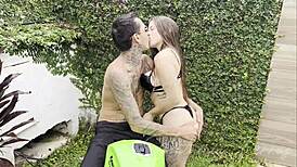 Pati Novinha Didn't Resist And Ended Up Fucking Nicely With Motorcycle Owner