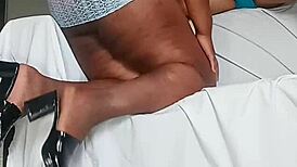 i'm showing off my sexy thick pretty lips with a big ass