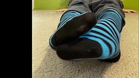 18 year old sexy teen girl spreads toes for old man's intense foot fetish play