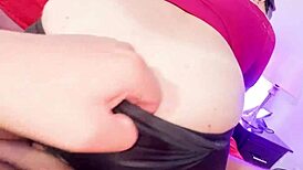 Latina stepmom's massive cameltoe leads to creampie bed romp