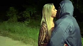 casada exibindo na rua ciclista gozou nela corno comeu forte