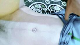 indian muslim bhabhi in hijab deepthroats huge desi dick from hindu boyfriend 😍🍆💋