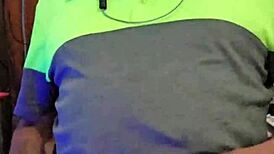 damn ezsosa flashes curvy fat body on bedroom cam