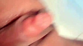 você já viu sua esposa gemendo com pauzão na buceta?