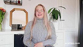 Hey cute blonde anna squirts hard masturbating with toys