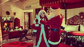 GRANNY CARMEN CLAUS MY FAVORITE CHRISTMAS CLOSE-UP MISSIONARY CREAMPIE ORGASM BBW FUCK