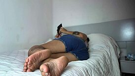 You catch this curvy babe farting on bed while reading