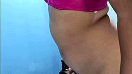 Madrastra Calentona Poses for Hijastro's Hot Photoshoot Session