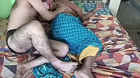 सौतेली मां तेज बारिश में सौतेले बेटे को चोद रही स्टेपमॉम बारिश चुदाई