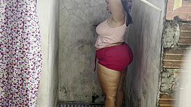 oh god, my stepmom's fuckin her lover in shower... huge cock bareback!