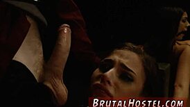 वाह फेमडॉम बॉन्डेज पब्लिक स्ट्रेंजर्स को चोदती इतनी हॉट!! 😈🔗👯