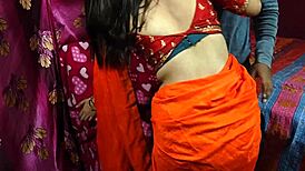 क्यूट साड़ी भाभी की आइस मसाज से वाइल्ड गांड चुदाई हो गई!